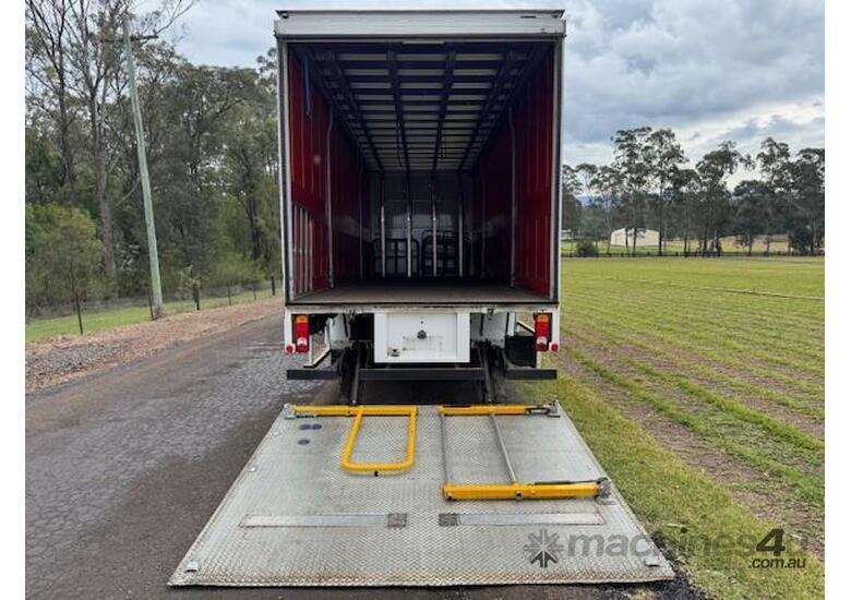 2019 UD Quon, approx. 200k kms, 400hp, auto