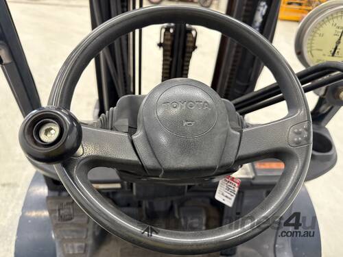 2007 Toyota 32-8FG25 LPG & Petrol (Gas Bottle Not Included)