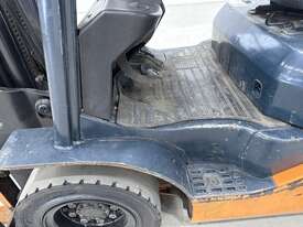 2007 Toyota 32-8FG25 LPG & Petrol (Gas Bottle Not Included) - picture0' - Click to enlarge