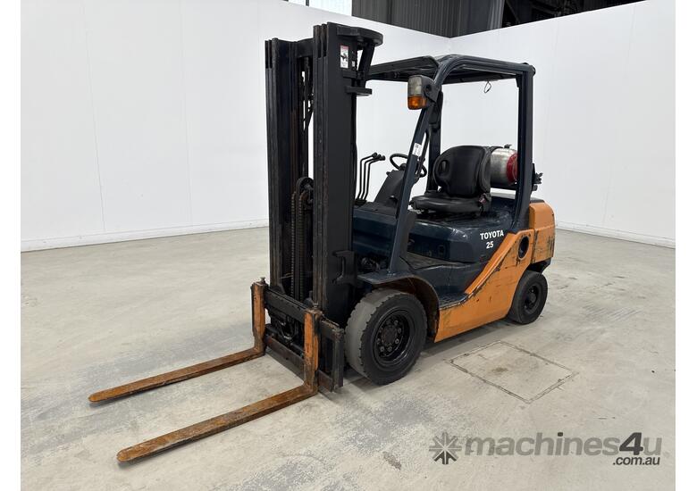 2007 Toyota 32-8FG25 LPG & Petrol (Gas Bottle Not Included)