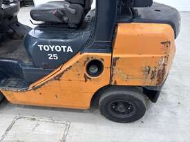 2007 Toyota 32-8FG25 LPG & Petrol (Gas Bottle Not Included) - picture2' - Click to enlarge