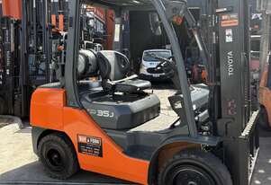 2013 3.5t TOYOTA CONTAINER MAST