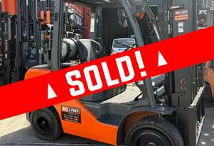 2013 3.5t TOYOTA CONTAINER MAST