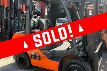 2013 3.5t TOYOTA CONTAINER MAST