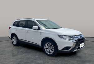 2020 Mitsubishi Outlander ES Petrol (Ex Lease)