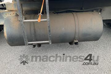 Hino 2004   FC4J Skip Bin Truck