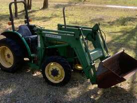 JOHN DEERE 5200 4X4 TRACTOR - picture0' - Click to enlarge