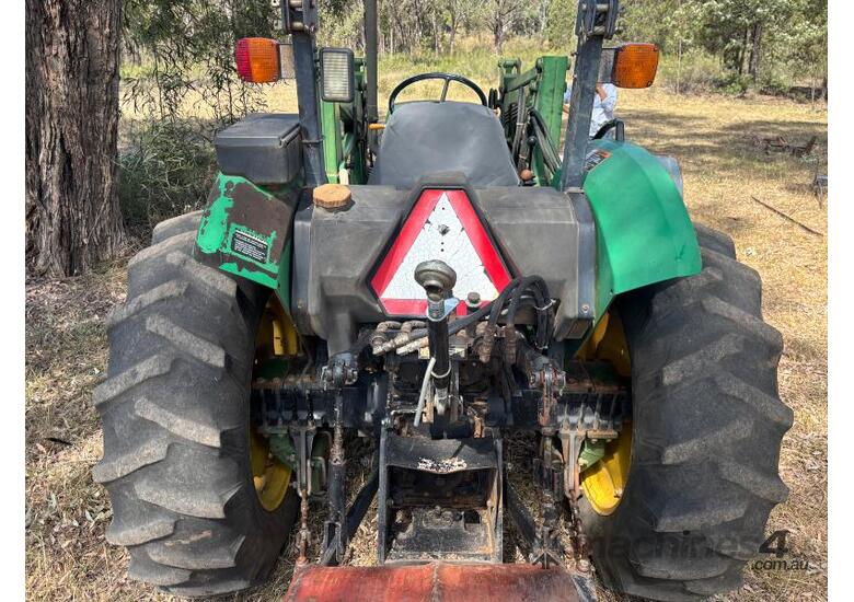 JOHN DEERE 5200 4X4 TRACTOR