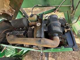 JOHN DEERE 5200 4X4 TRACTOR - picture2' - Click to enlarge