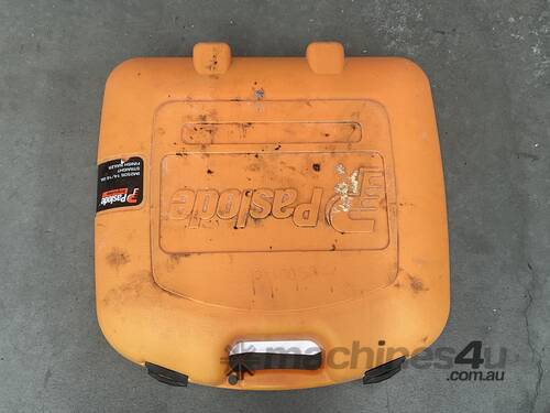 Paslode Impulse IM250S Straight Angled Finish Nailer in Case