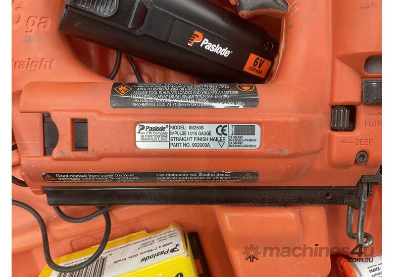 Paslode Impulse IM250S Straight Angled Finish Nailer in Case