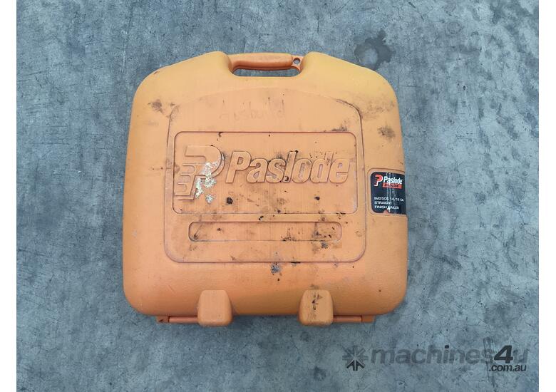 Paslode Impulse IM250S Straight Angled Finish Nailer in Case