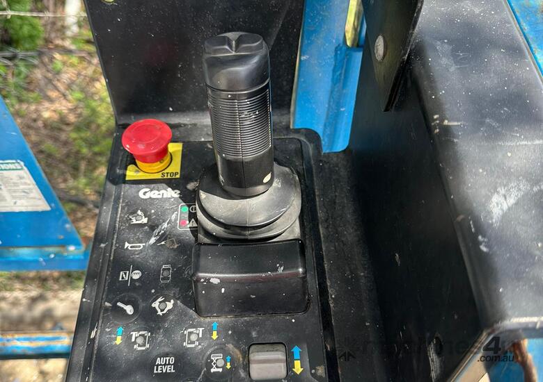 2014 Genie GS4069RT - 40ft Compact Rough Terrain Scissor Lift image 4