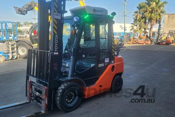 LIFTEK - TOYOTA 32-8FG25 Forklift Air Con Cab