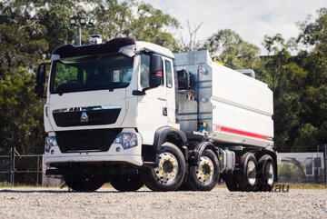 Sinotruk JN1820   Sinotruk T5G Water truck Truck