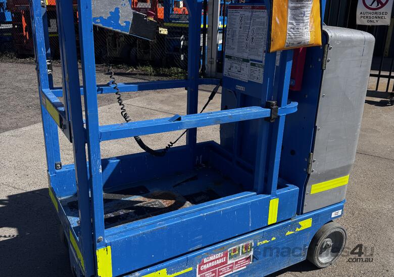 2020 Genie GRC12 12 Ft Vertical Lift image 2