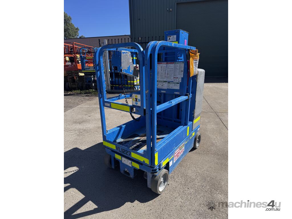 2020 Genie GRC12 12 Ft Vertical Lift image 7