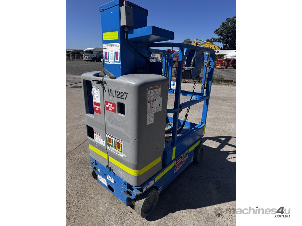 2020 Genie GRC12 12 Ft Vertical Lift image 9