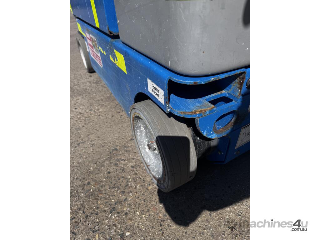 2020 Genie GRC12 12 Ft Vertical Lift image 11