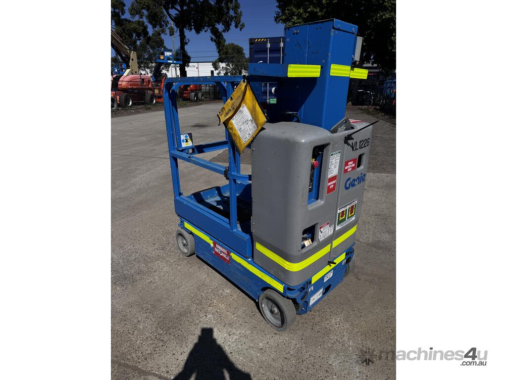 2020 Genie GRC12 12 Ft Vertical Lift image 5