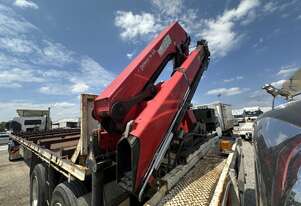 Unknown Make/Model Dual-Axle Flat Deck B Trailer With Crane