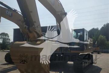 Caterpillar 2023   336 1015