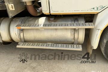 2001 Freightliner FL112 Day Tipper