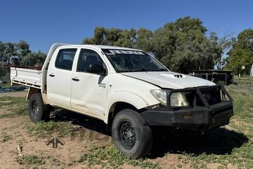 Toyota 2010   SR Hilux