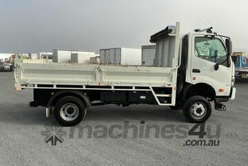 Hino 2022   300 817 Tipper