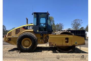 Caterpillar CS76XT Padfoot Roller