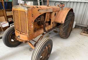Allis Chalmers ALLIS-CHALMERS TRACTOR