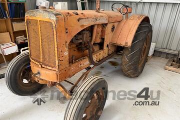 Allis Chalmers ALLIS-CHALMERS TRACTOR