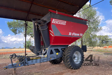 Perard X-Flow 19 Haul Out / Chaser Bin Harvester/Header