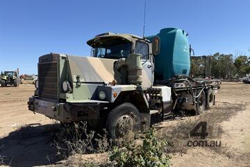 1982 MACK 6x6 Military Spray Truck