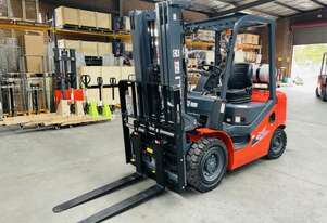 HELI CPCD25-M1K2C 2.5T Diesel Forklift 3 Stage 4.8m Mast