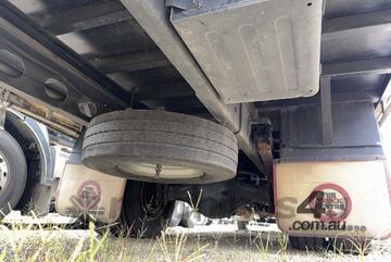 2004 Isuzu FRR 525 Long Curtainsider