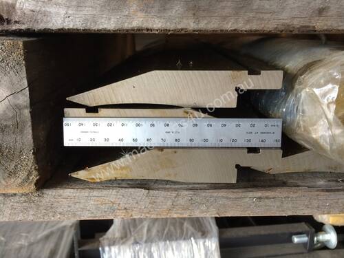 PRESS BRAKE DIES TOP TOOL 853MM LENGTH 35 DEGREES