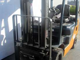 Toyota 8FG18 1.8 ton 2010 forklift - picture2' - Click to enlarge