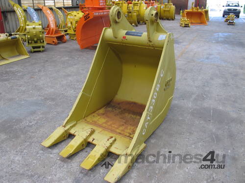 SEC 30 Ton Trenching Bucket for Caterpillar CAT330 - Includes Pin, 900mm Width