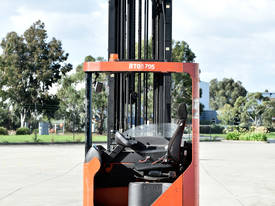 2004 TOYOTA RRB7C Reach Truck - picture0' - Click to enlarge