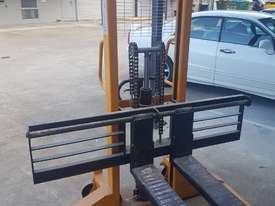 Manual Pallet stacker, Forklift, Pallet Jack, 2tonne - Sydney - picture0' - Click to enlarge