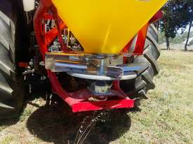 FARMTECH IJS-340 SINGLE DISC SPREADER (340L) - picture2' - Click to enlarge