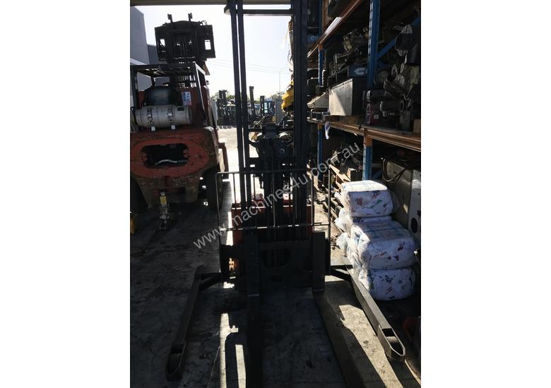 caption BT walkie stacker