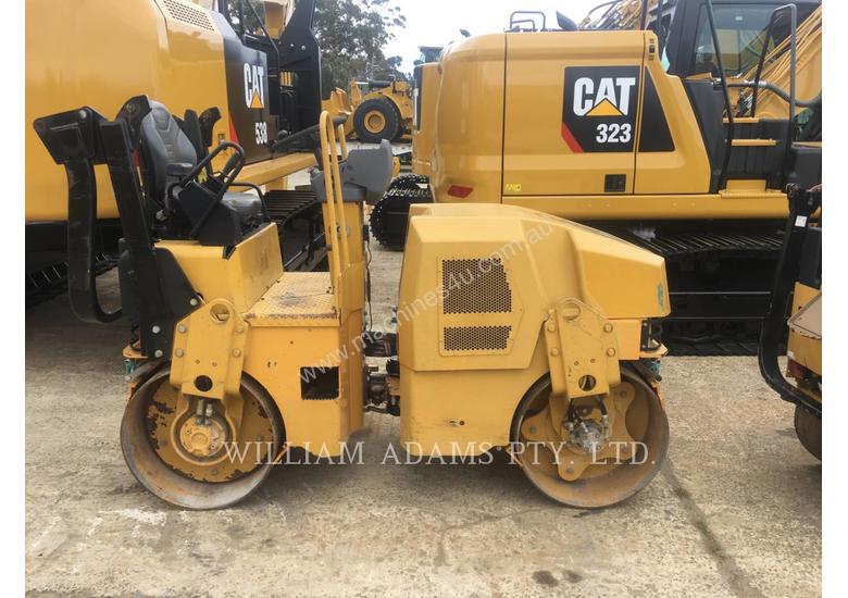 caption CATERPILLAR CB22 Vibratory Double Drum Asphalt