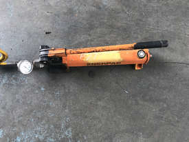 Enerpac Hydraulic Hand Pump P392 Porta Power Equipment - picture2' - Click to enlarge