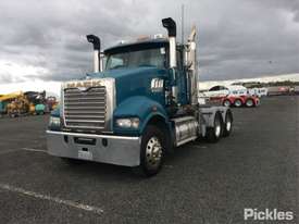 2015 Mack Trident - picture2' - Click to enlarge