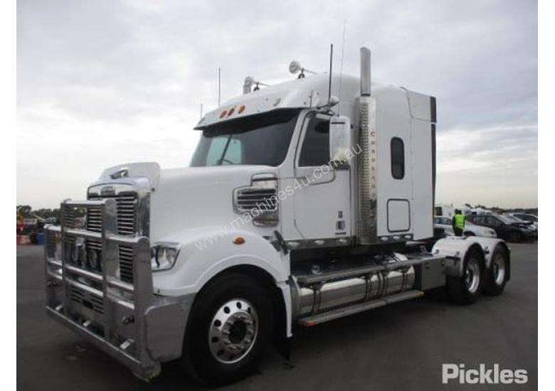 caption 2013 Freightliner Coronado 114