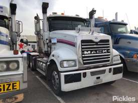 2008 Mack Trident - picture0' - Click to enlarge