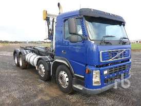 VOLVO FM9 Hook Truck - picture0' - Click to enlarge