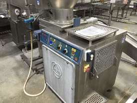Vacuum Filler with bin lifter - picture1' - Click to enlarge